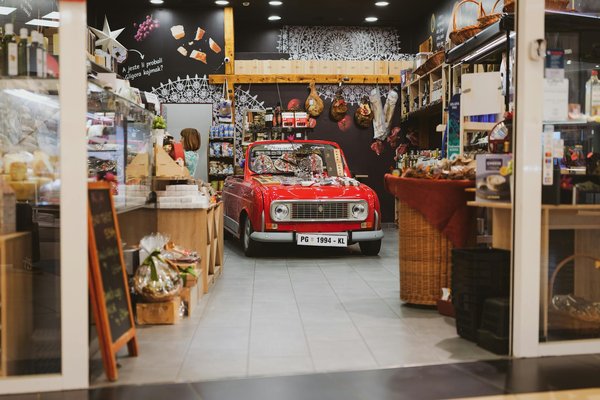 Discover the Ultimate Garlic Press: A Comprehensive Guide to Durability and Ease!